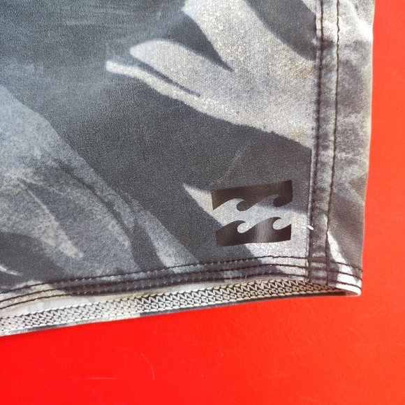 Billabong platinum X Sunday board short floral design men's size 32 - Picture 5 of 5